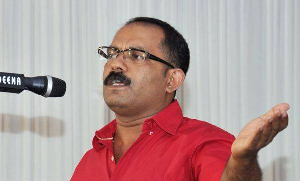 vigilance raid km shaji's home 50 lakhs rupees recovered